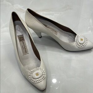Pierre Balmain White Heels with Pointed Toe and Stiletto